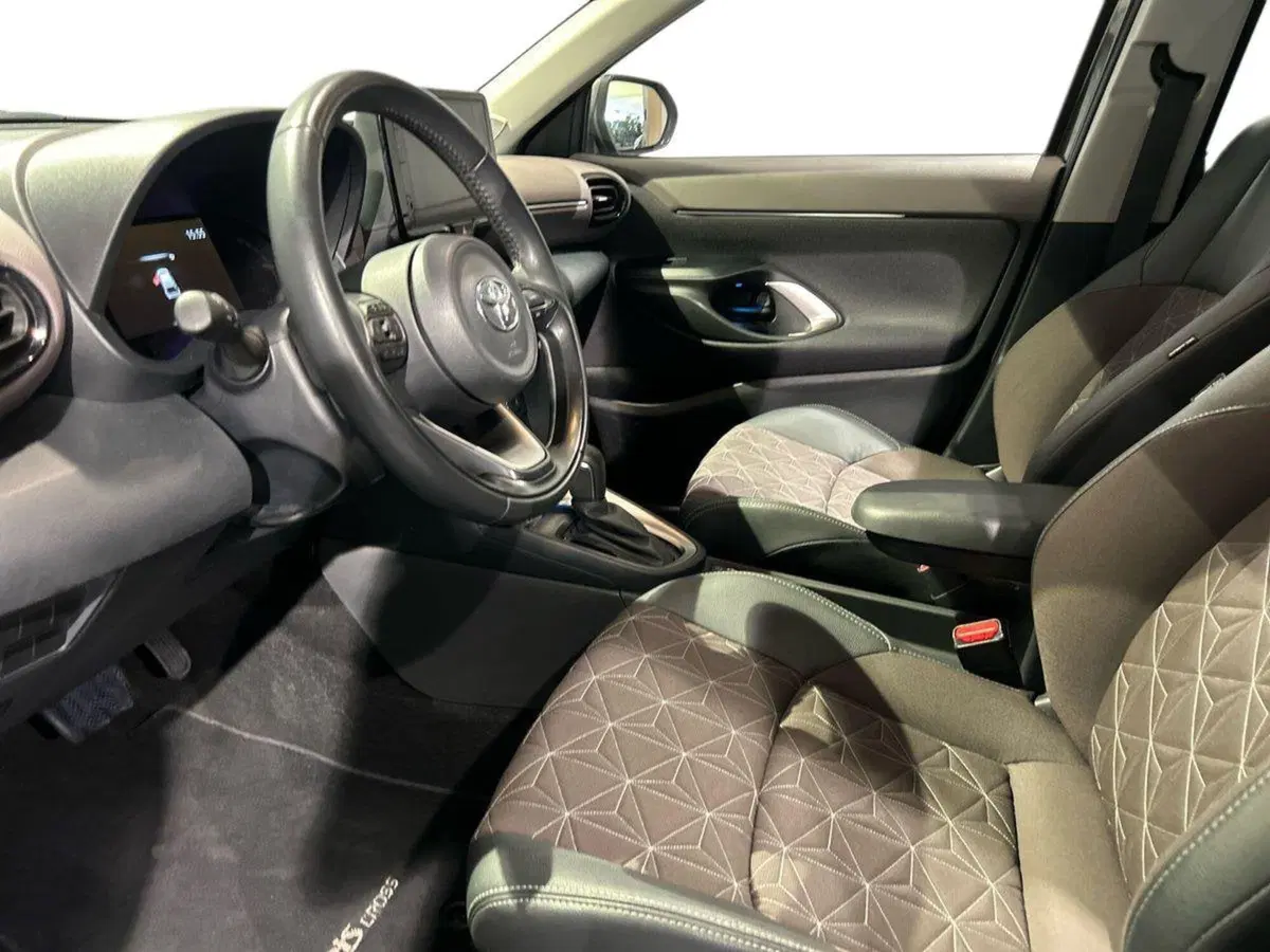 Toyota Yaris Cross usata a Milano (8)