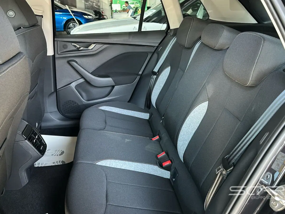 Skoda Kamiq nuova a Livorno (10)