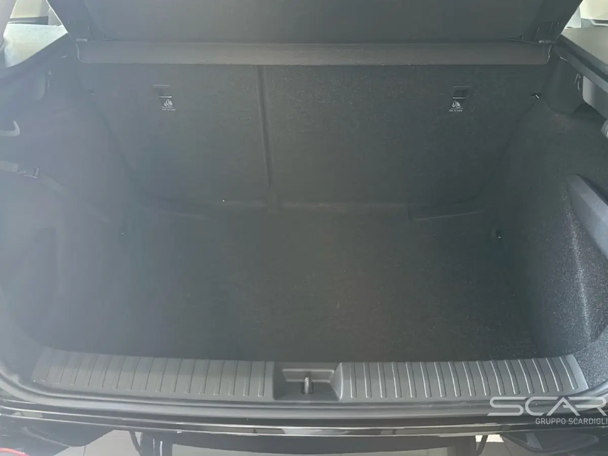 Skoda Kamiq nuova a Livorno (14)