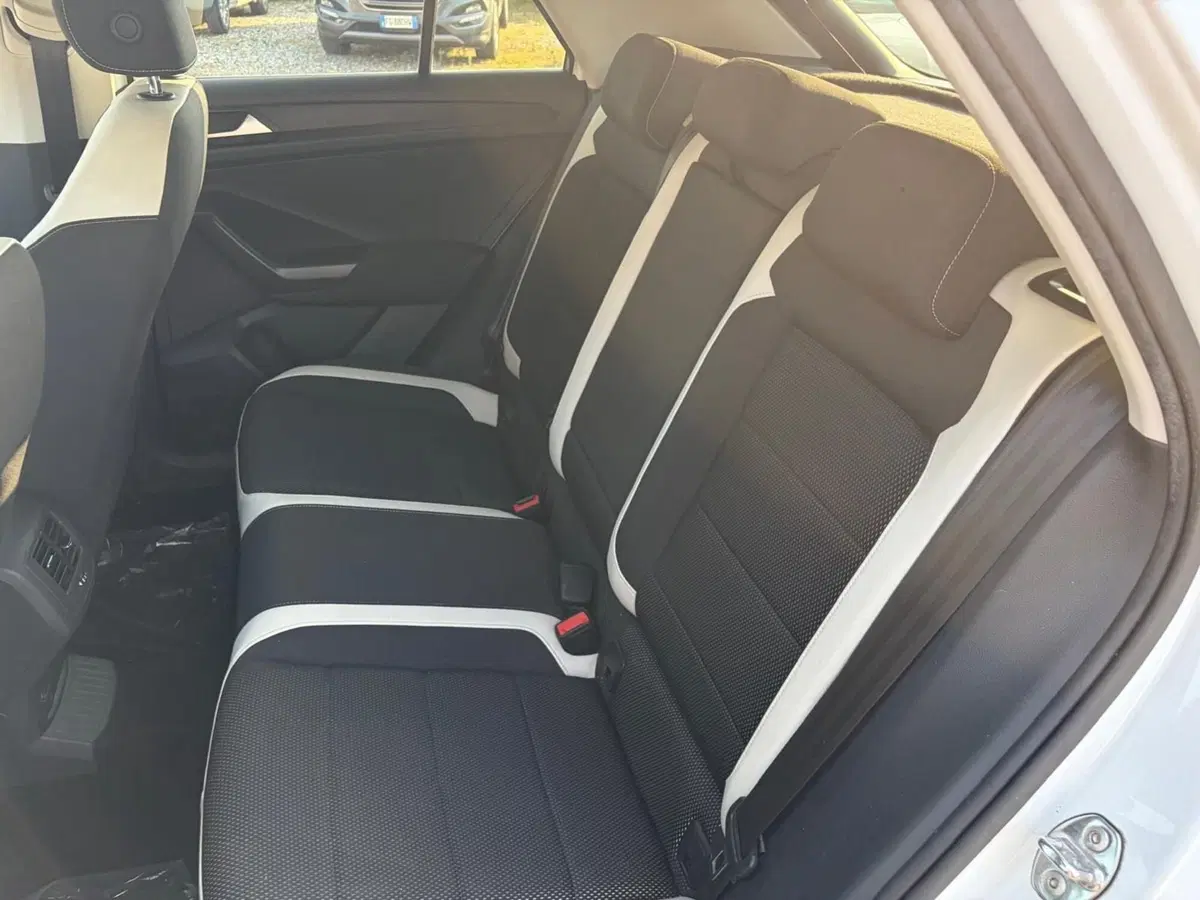 Volkswagen T-Roc usata a La Spezia (14)
