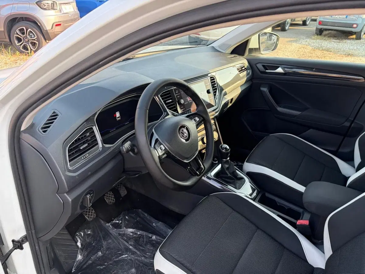 Volkswagen T-Roc usata a La Spezia (16)