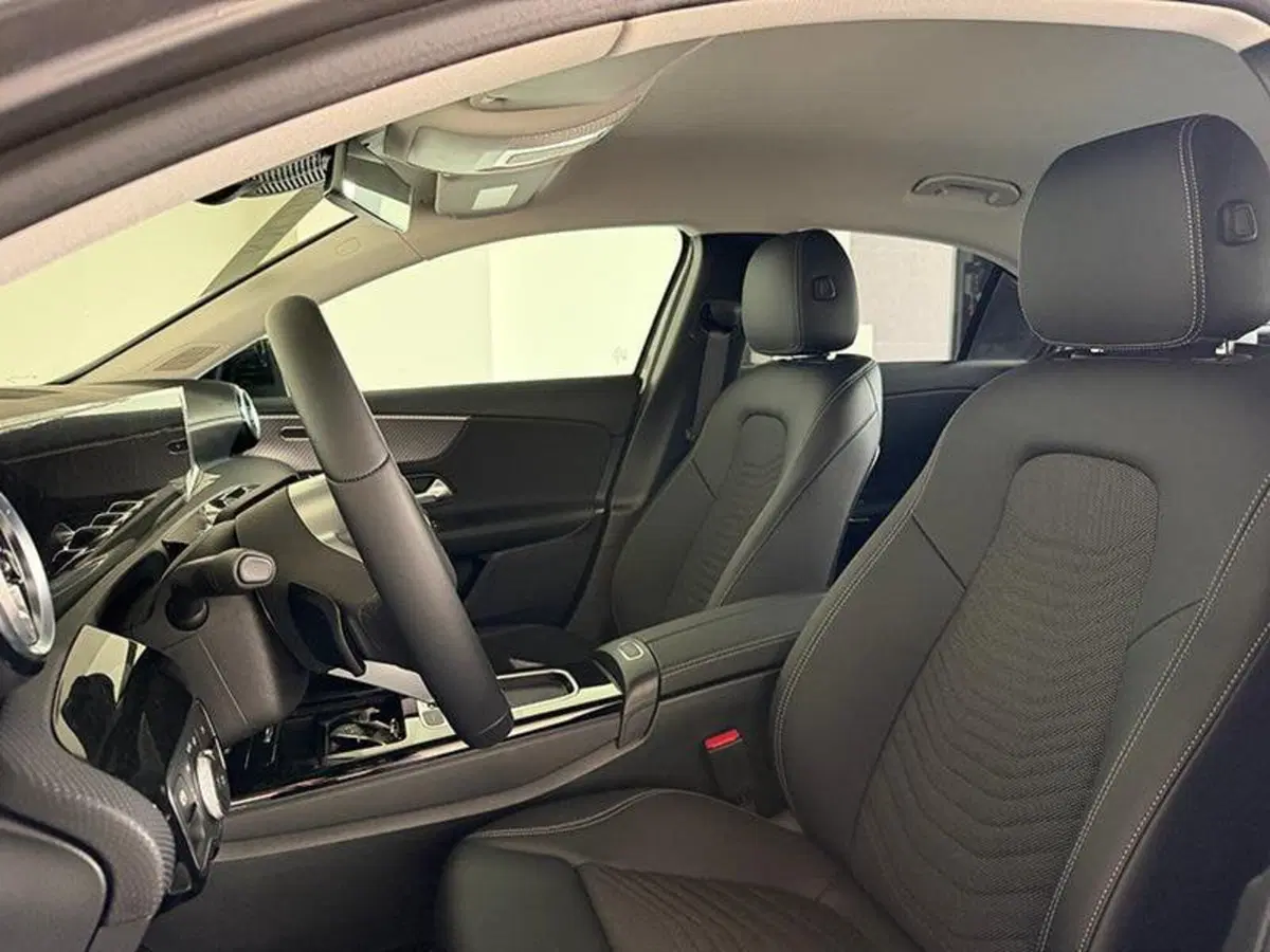 Mercedes-Benz Classe A Sedan nuova a Bergamo (10)
