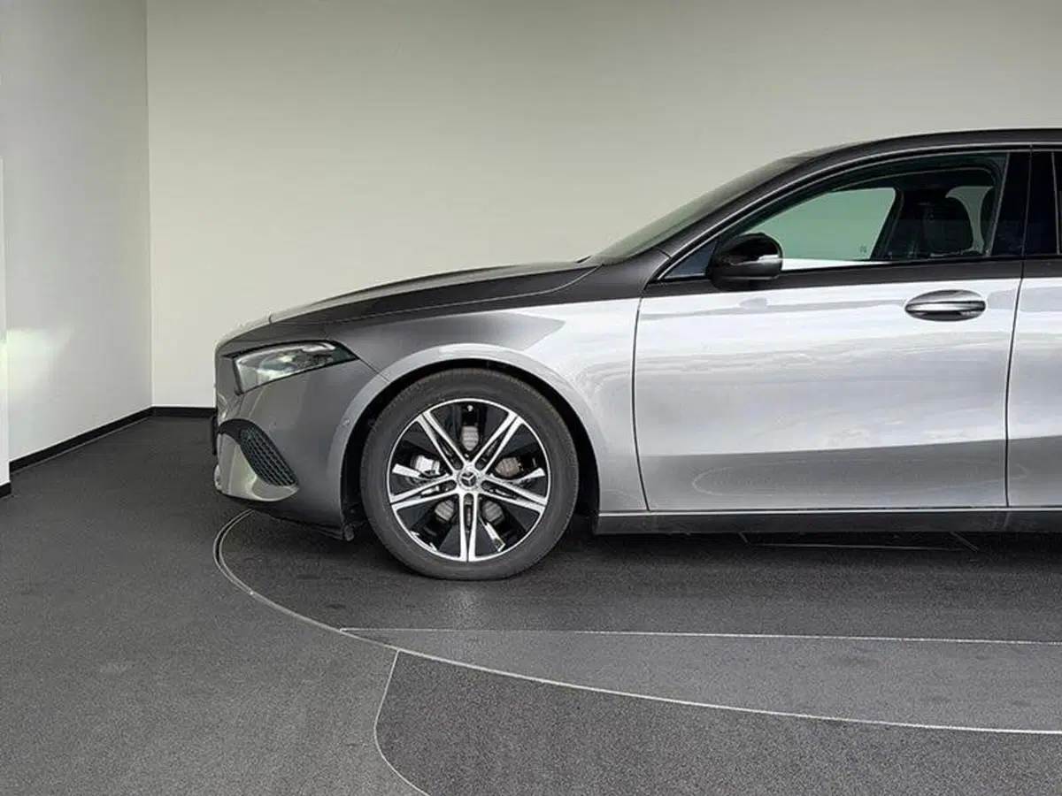 Mercedes-Benz Classe A Sedan nuova a Bergamo (5)