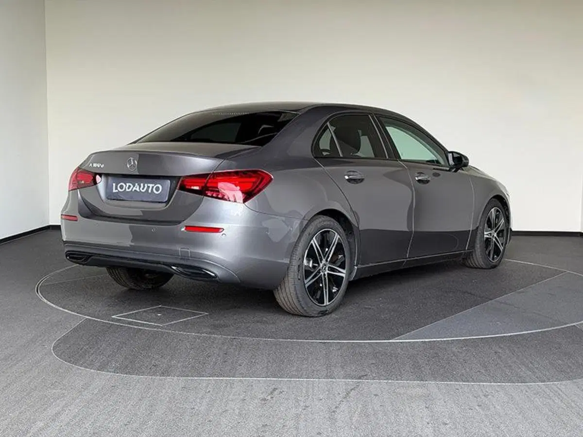 Mercedes-Benz Classe A Sedan nuova a Bergamo (7)