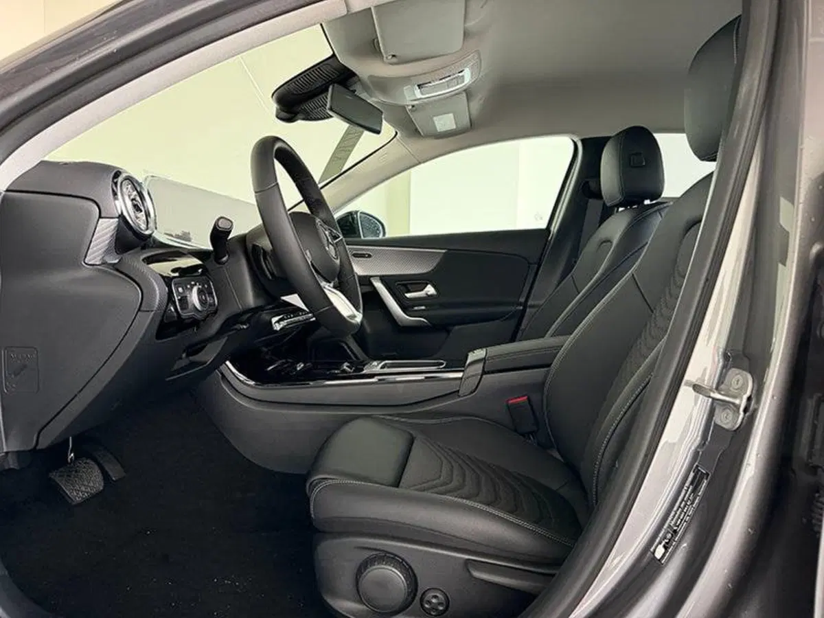 Mercedes-Benz Classe A Sedan nuova a Bergamo (9)