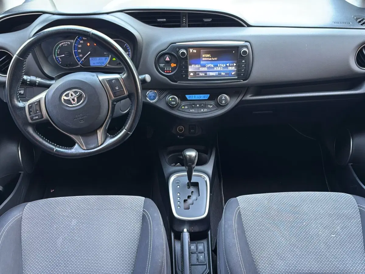 Toyota Yaris usata a Bologna (9)