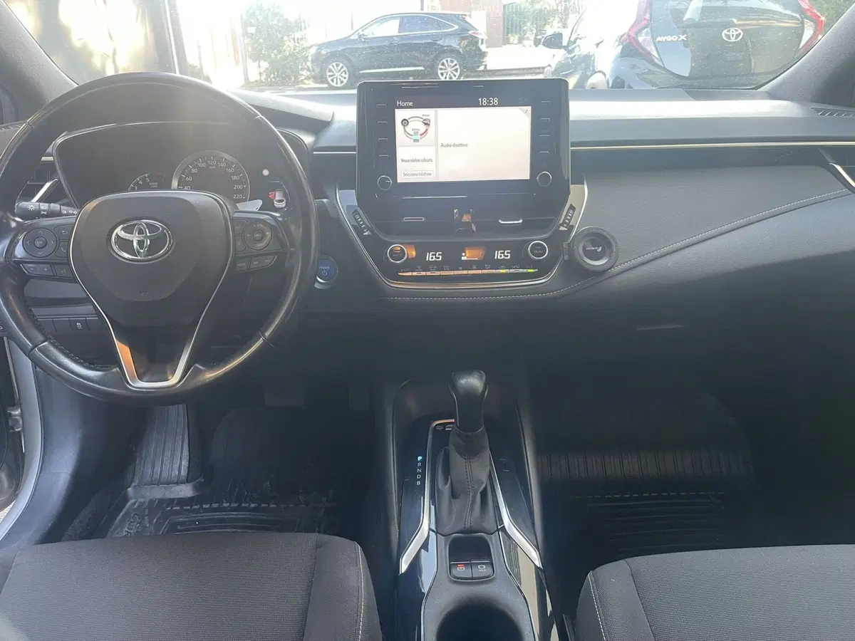 Toyota Corolla Touring Sports usata a Bologna (12)