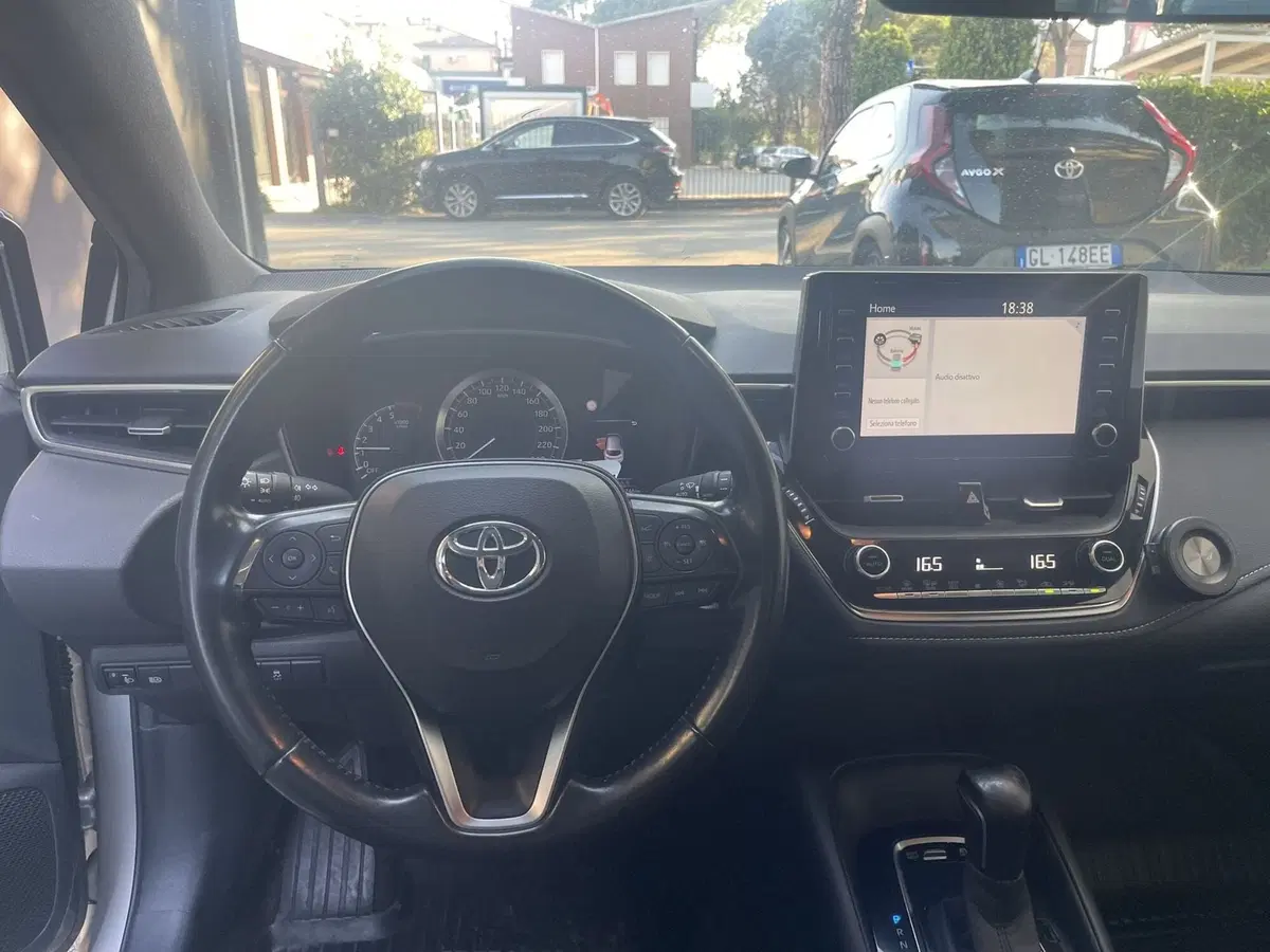 Toyota Corolla Touring Sports usata a Bologna (13)