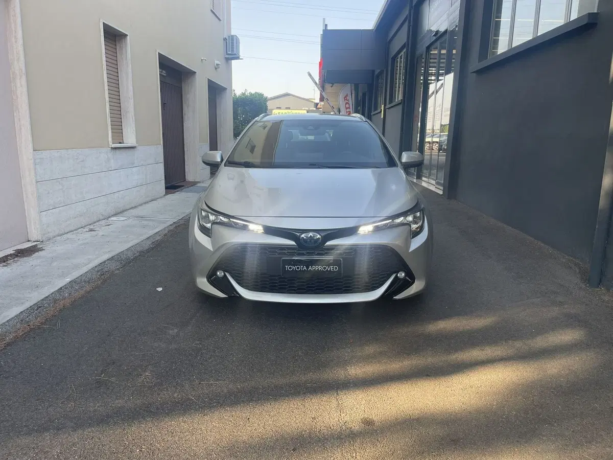 Toyota Corolla Touring Sports usata a Bologna (3)