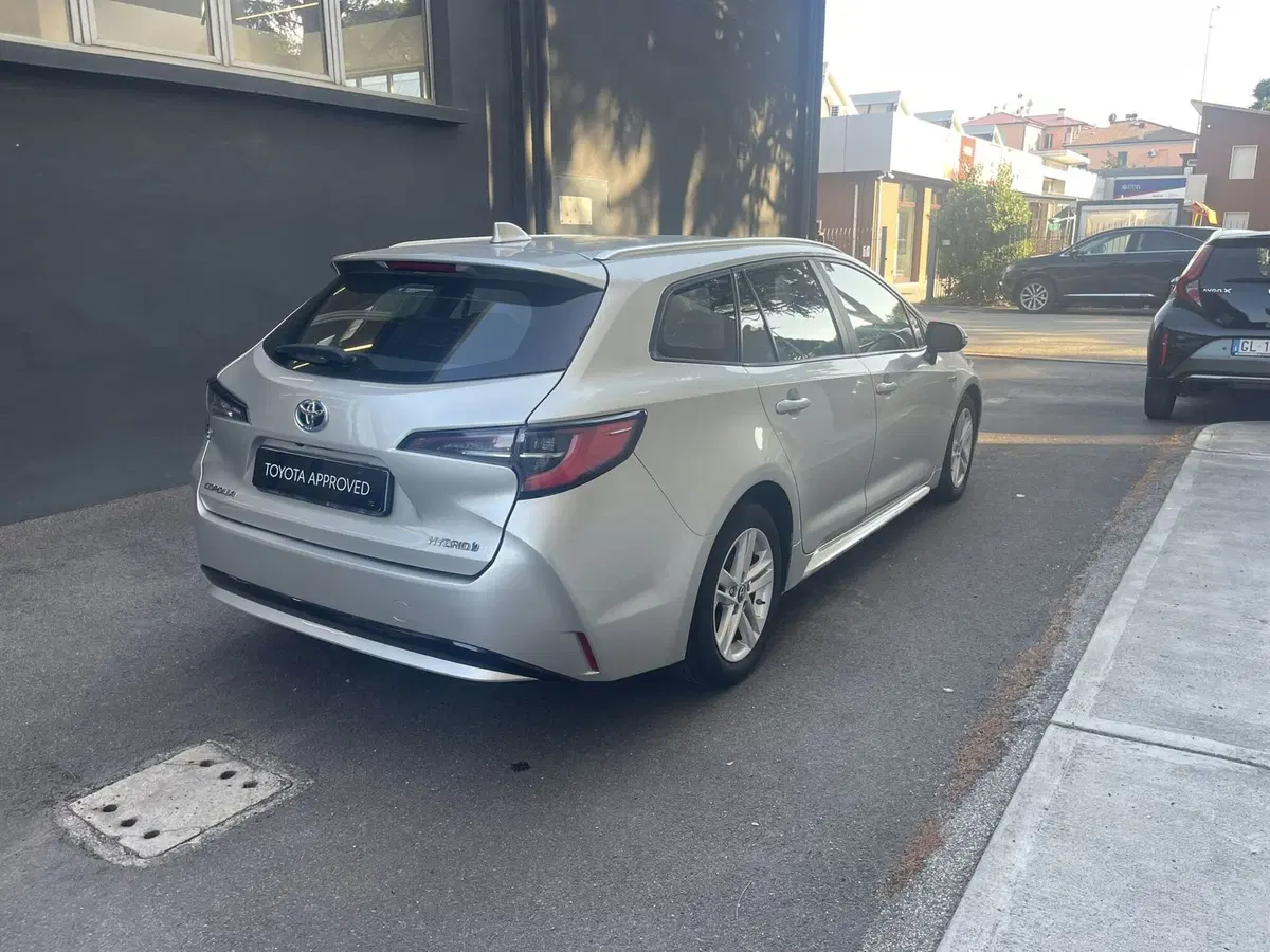 Toyota Corolla Touring Sports usata a Bologna (6)