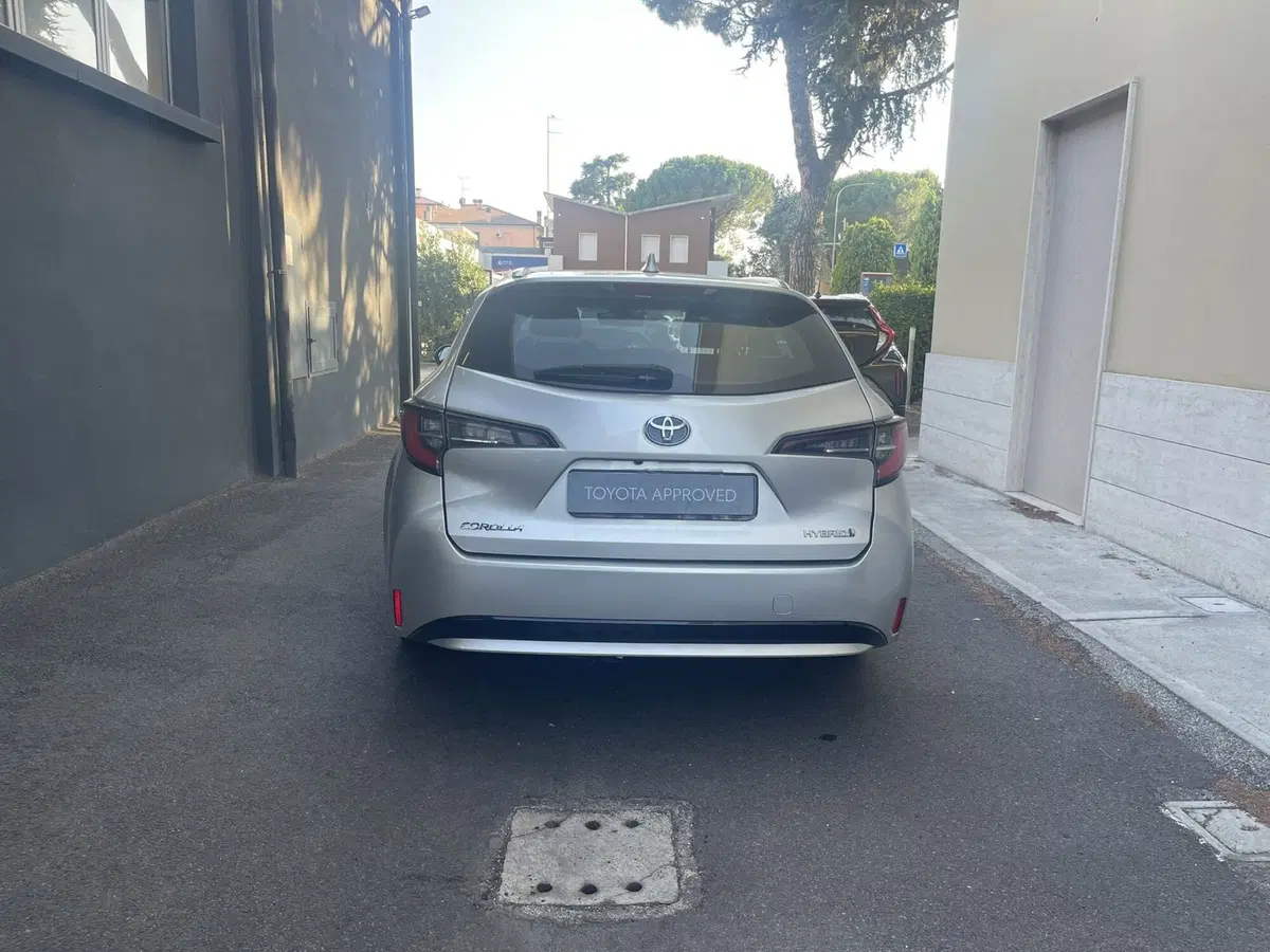 Toyota Corolla Touring Sports usata a Bologna (7)