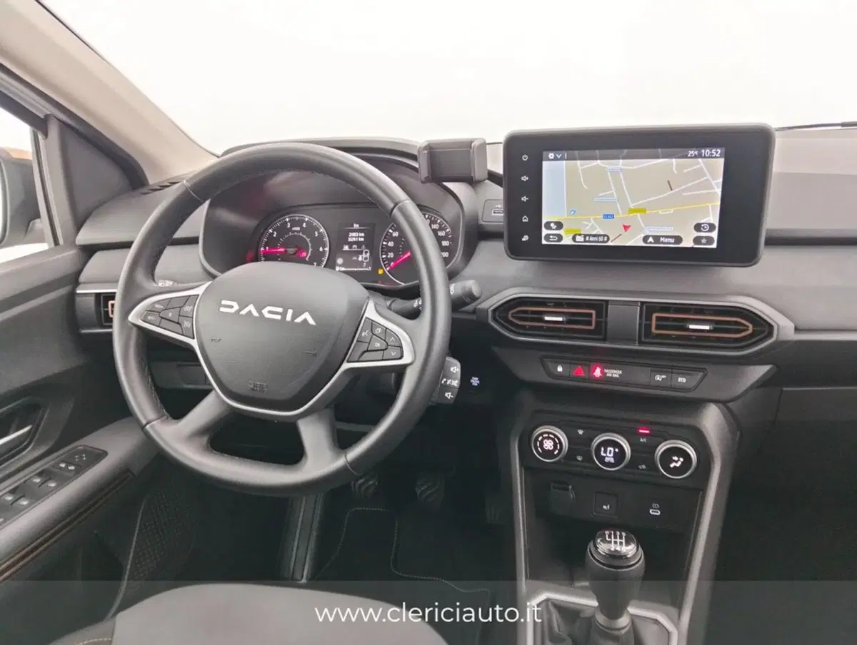 Dacia Jogger usata a Como (11)