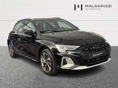 Audi A3 allstreet 2.0 tdi Identity Contrast 150cv s-tronic nuova a Lecce