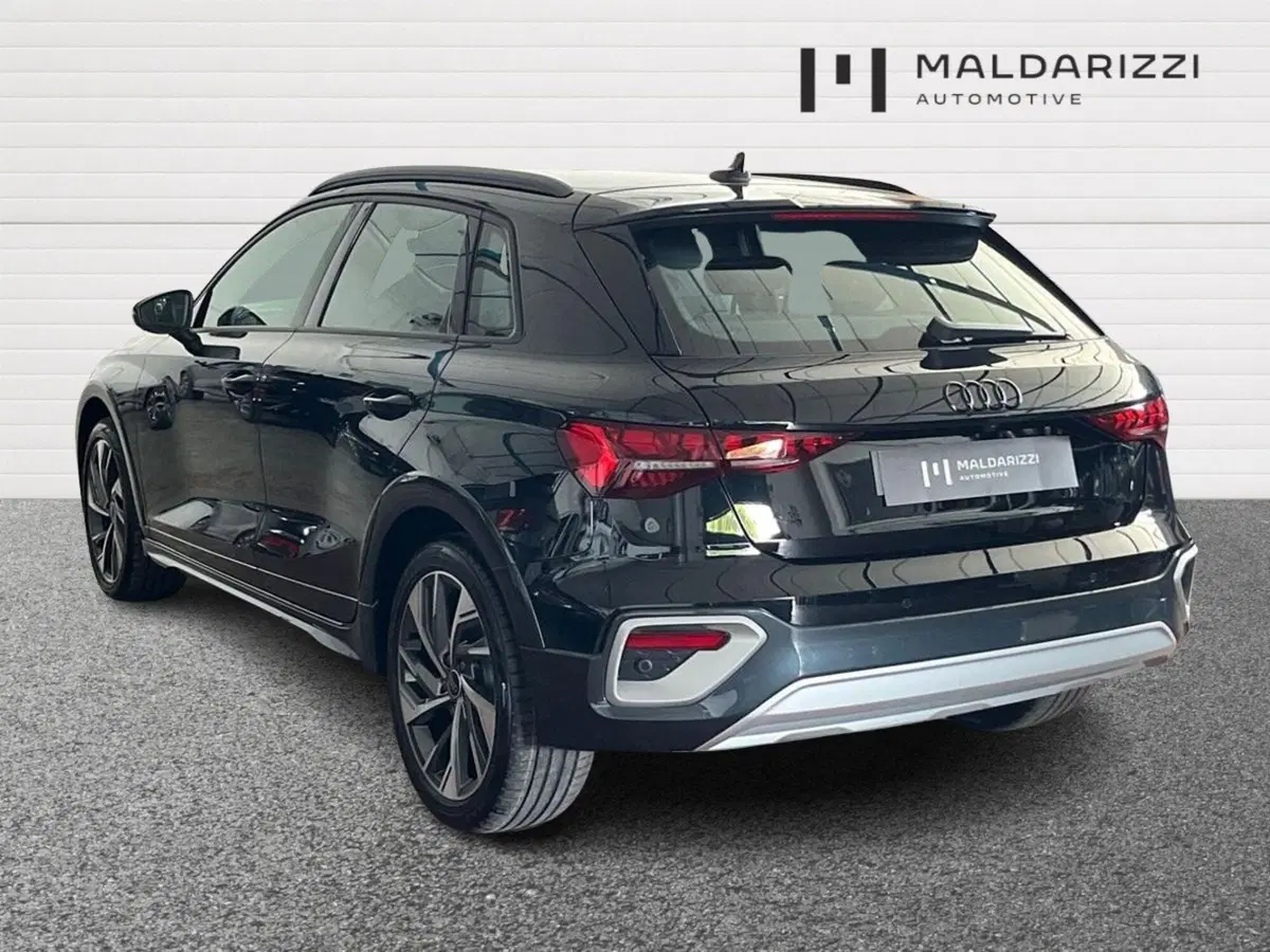 Audi A3 allstreet nuova a Lecce (4)