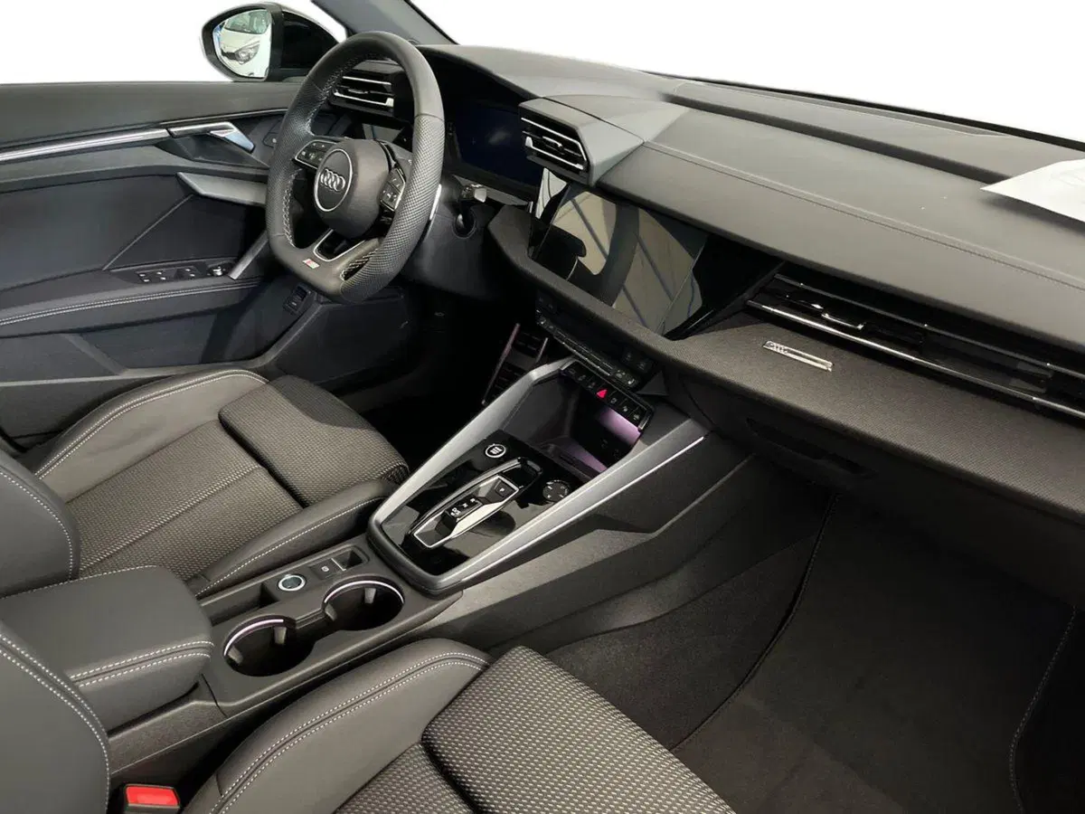 Audi A3 allstreet nuova a Lecce (9)