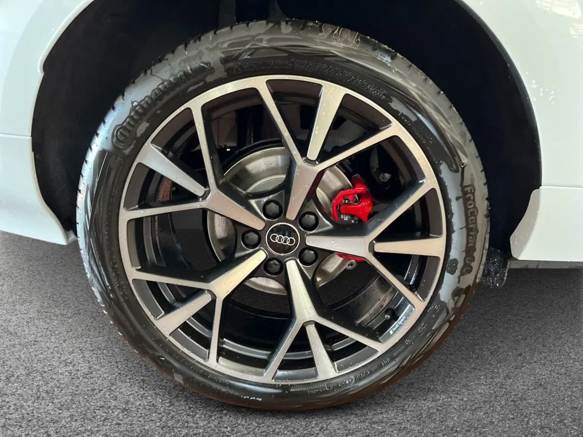 Audi Q3 Sportback nuova a Bari (6)