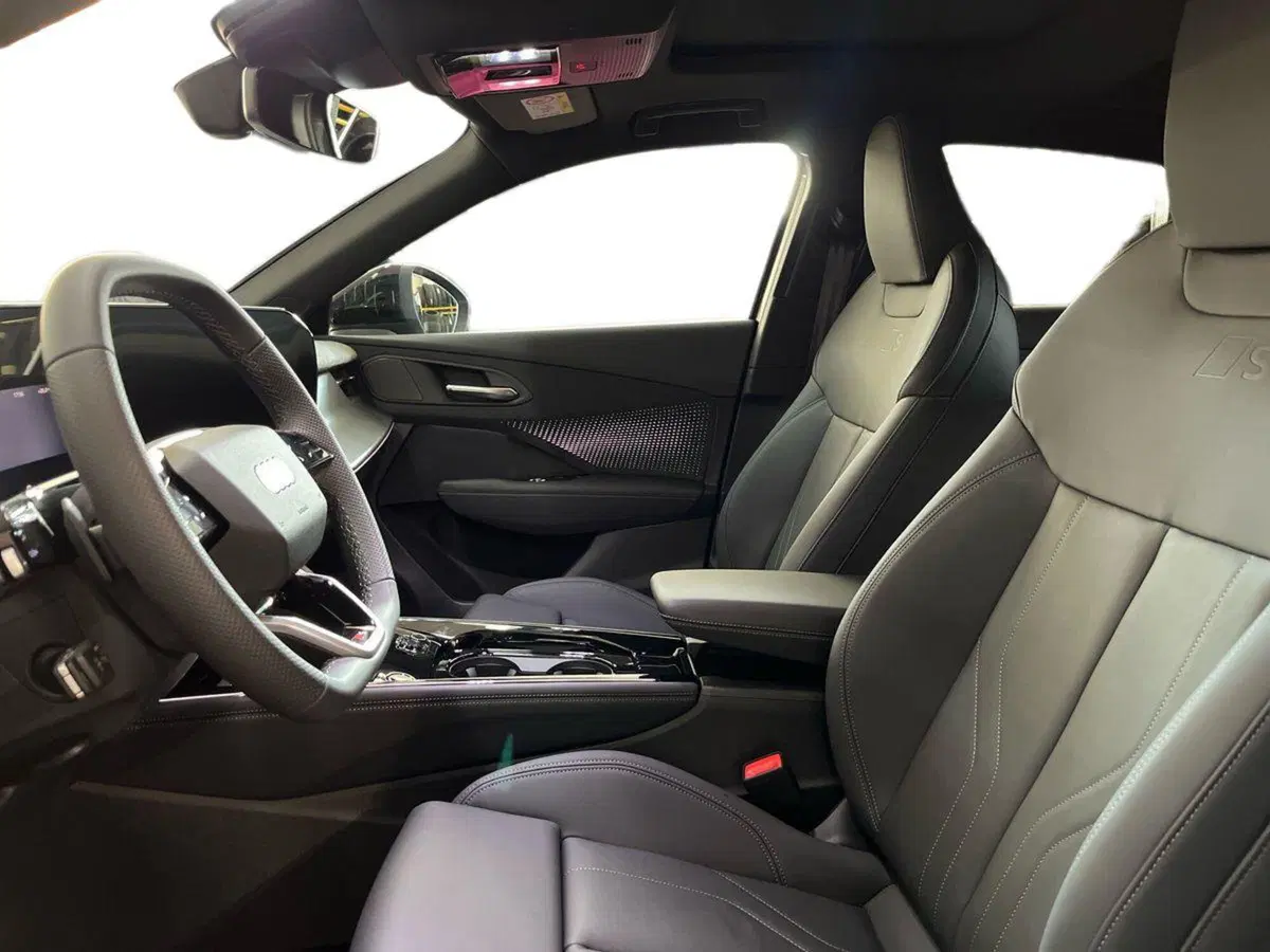 Audi Q3 Sportback nuova a Bari (7)