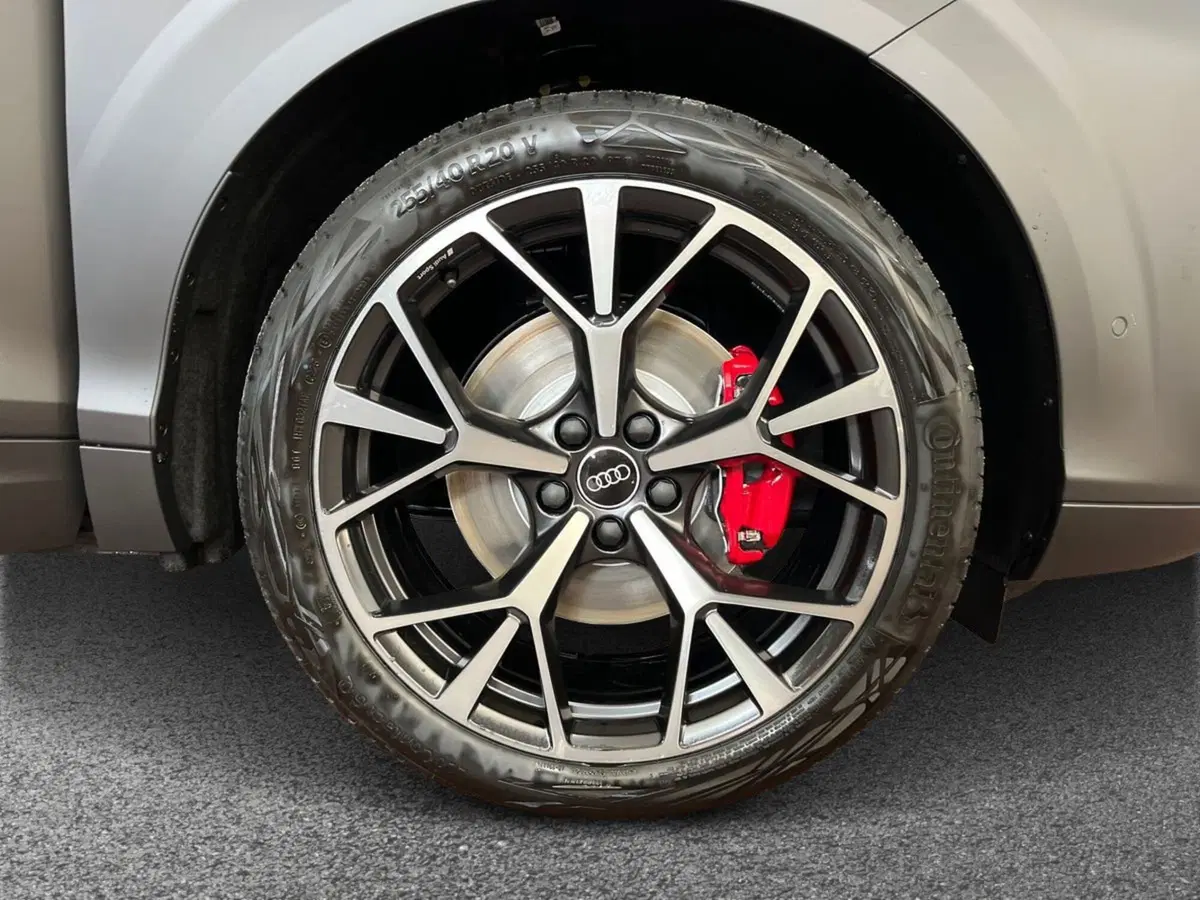 Audi Q3 Sportback nuova a Bari (6)