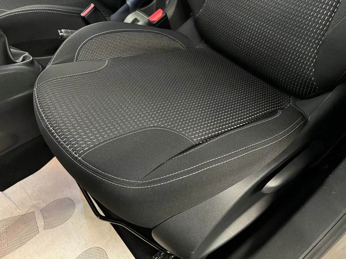 Peugeot 208 usata a Bari (15)