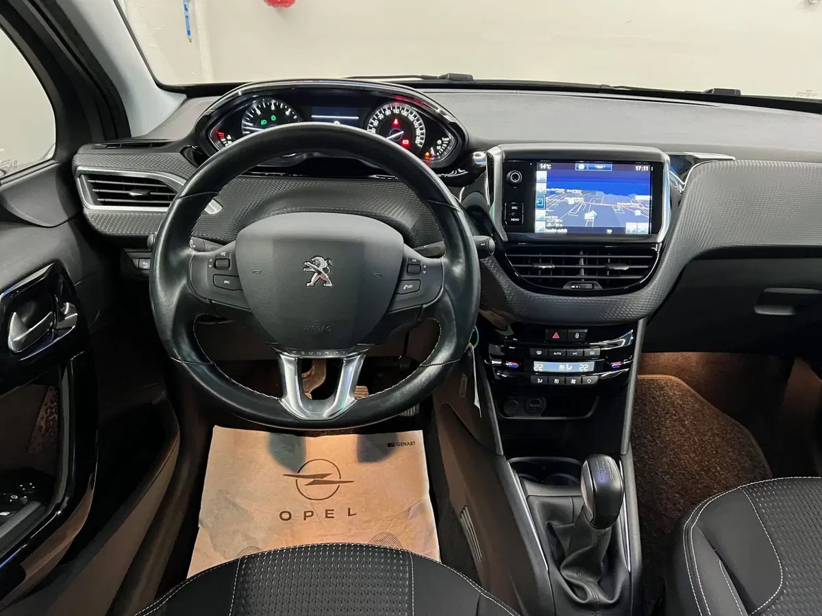 Peugeot 208 usata a Bari (20)