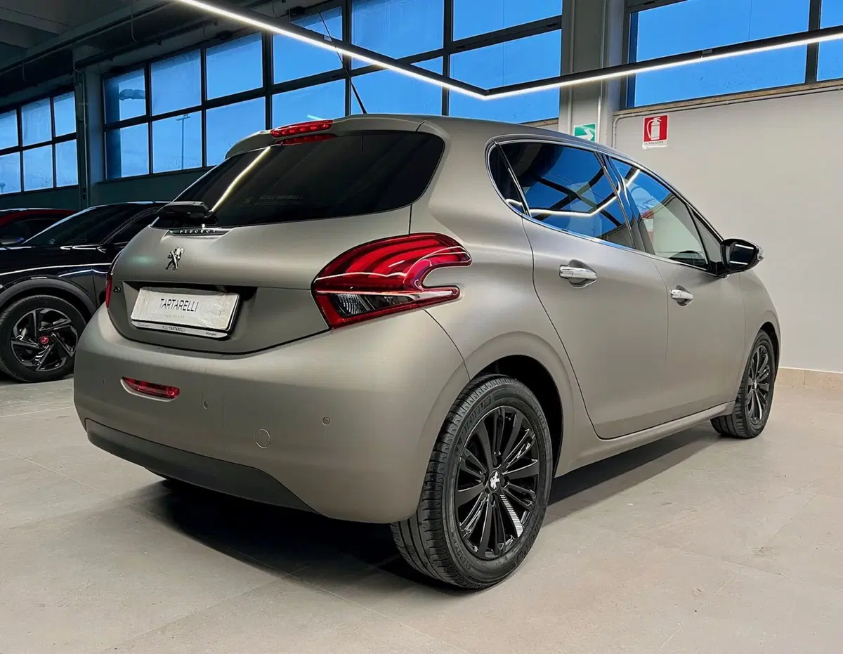 Peugeot 208 usata a Bari (8)