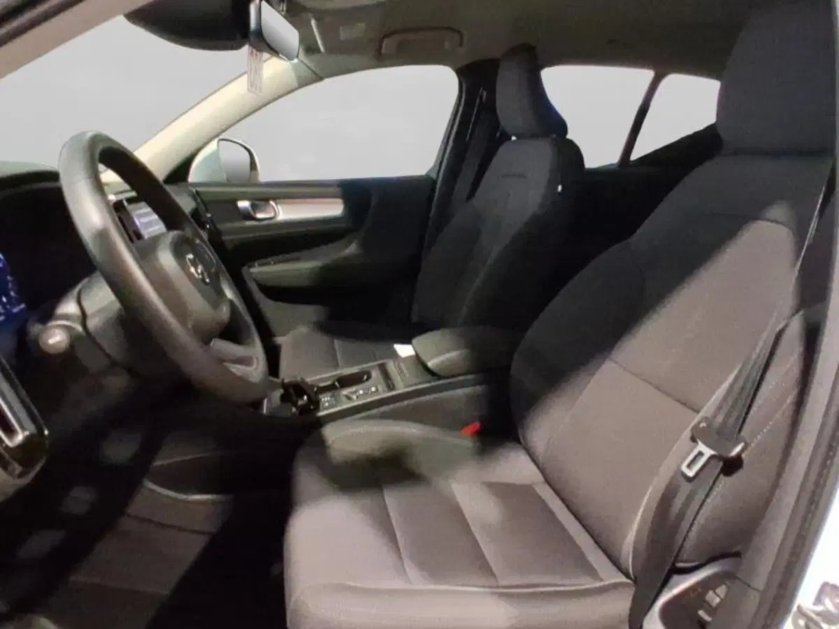 Volvo XC40 usata a Genova (9)
