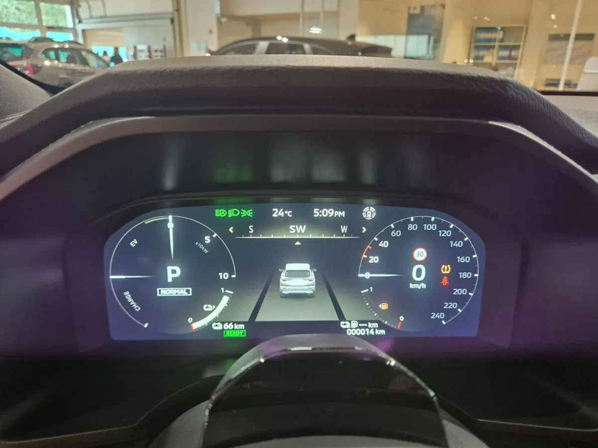 Mitsubishi Outlander nuova a Como (13)