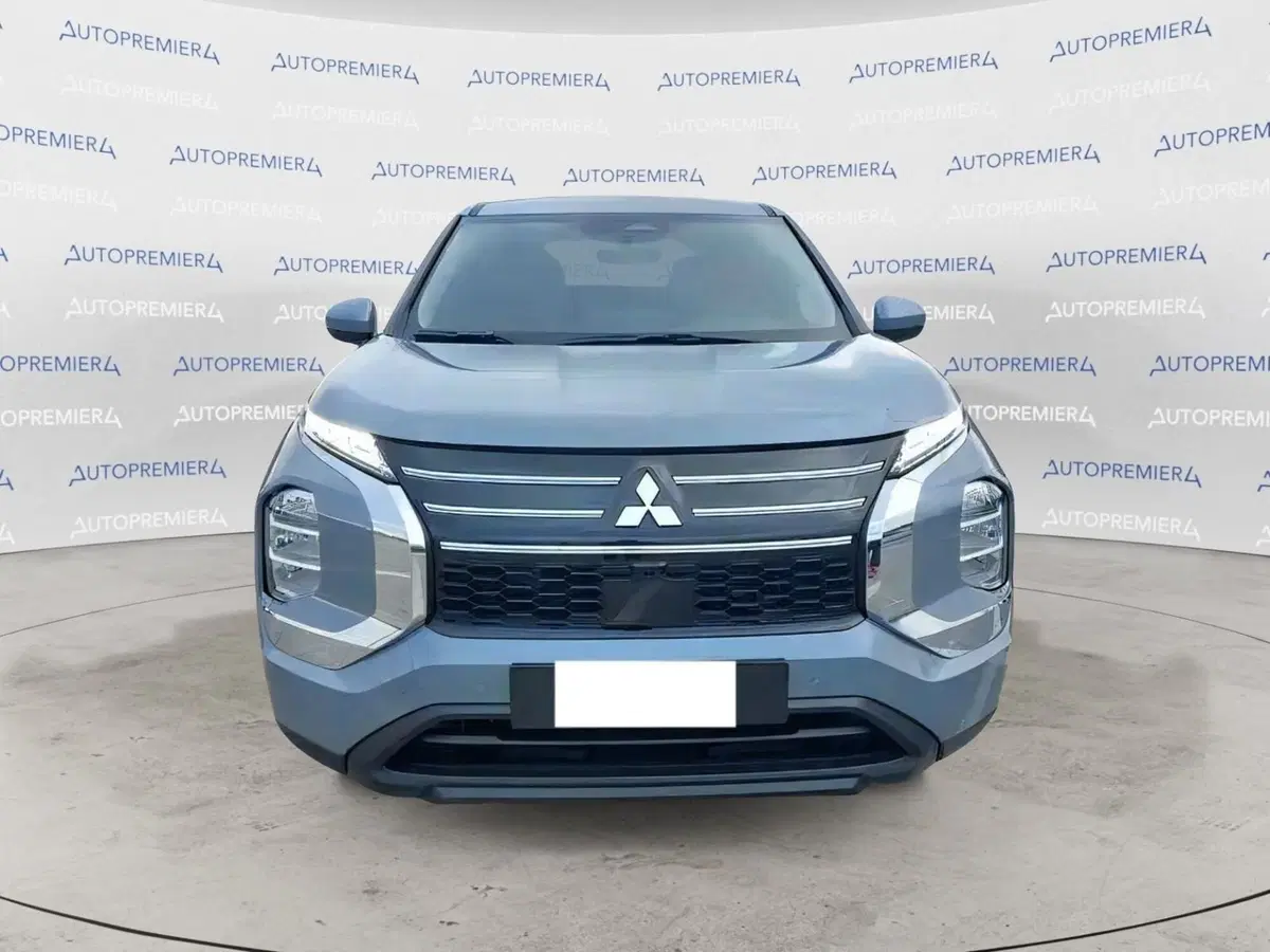 Mitsubishi Outlander nuova a Como (3)