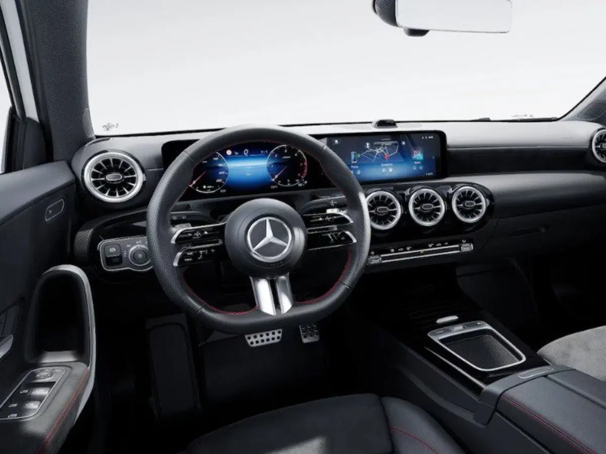 Mercedes-Benz Classe A nuova a Ancona (9)