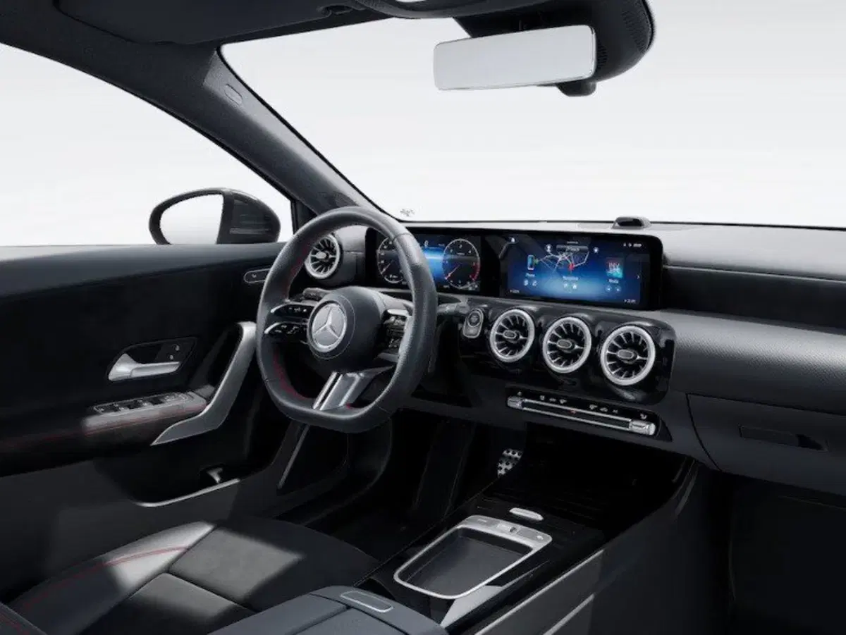Mercedes-Benz Classe A nuova a Ancona (12)