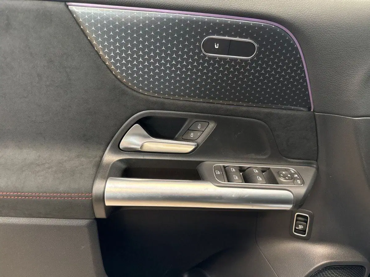 Mercedes-Benz EQA nuova a Ancona (17)
