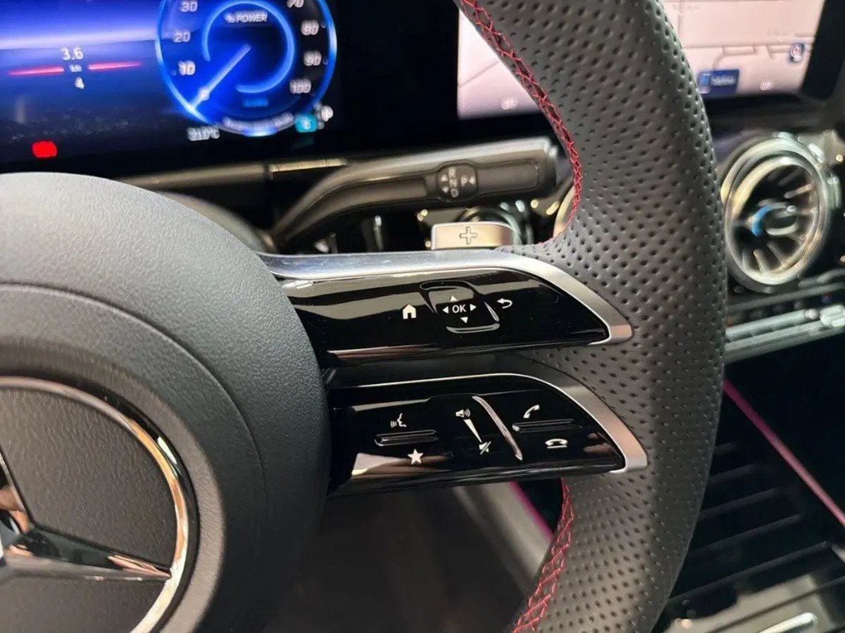 Mercedes-Benz EQA nuova a Ancona (20)
