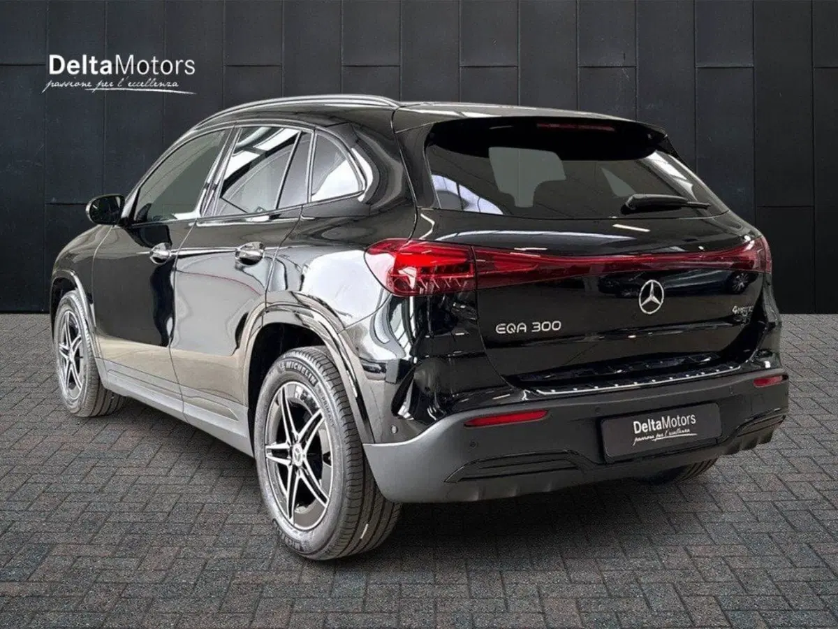 Mercedes-Benz EQA nuova a Ancona (3)