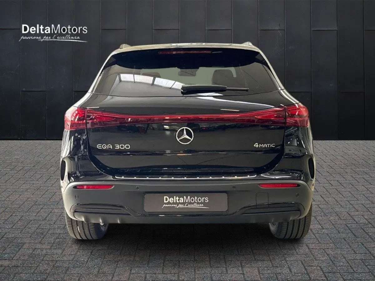 Mercedes-Benz EQA nuova a Ancona (4)