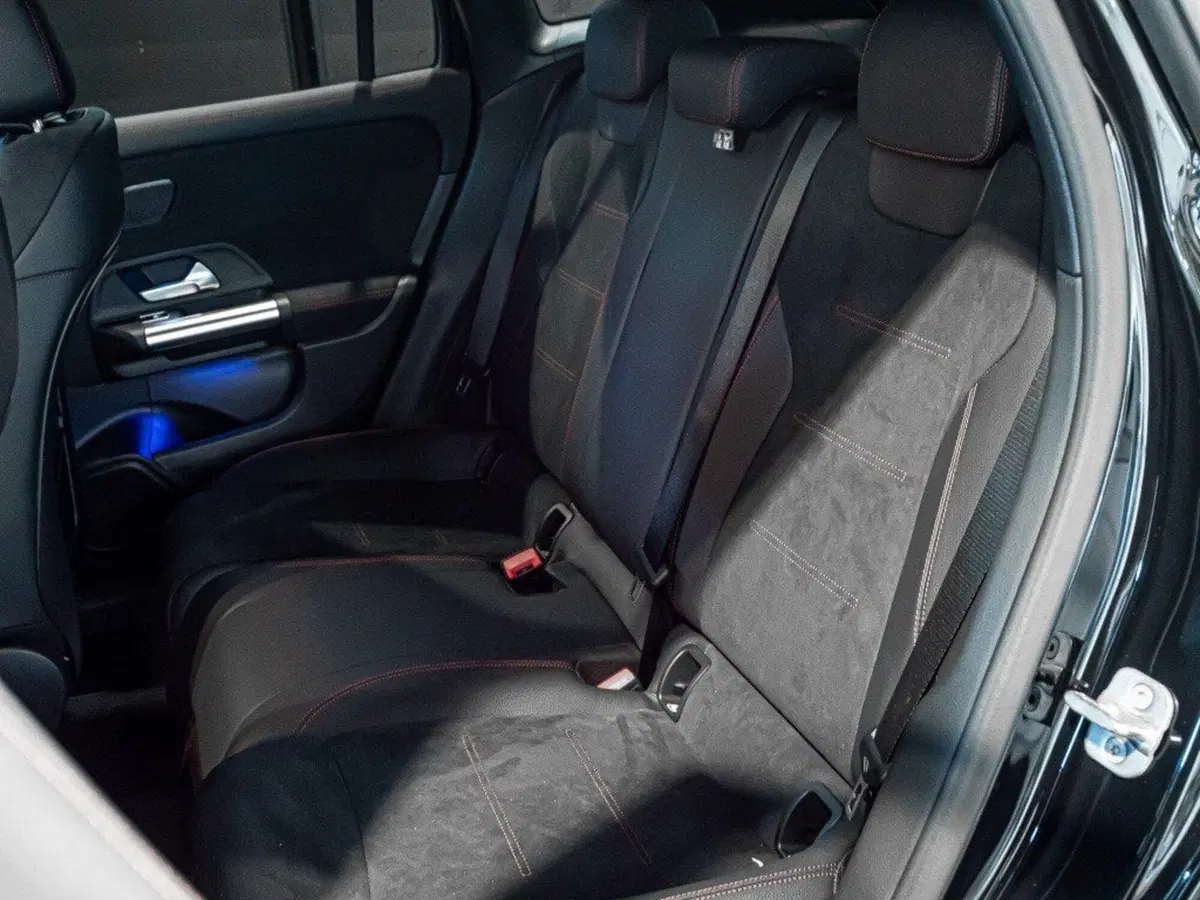 Mercedes-Benz GLA SUV nuova a Macerata (14)