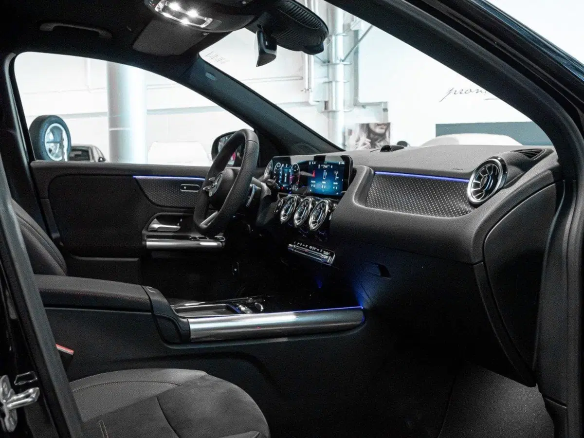 Mercedes-Benz GLA SUV nuova a Macerata (17)