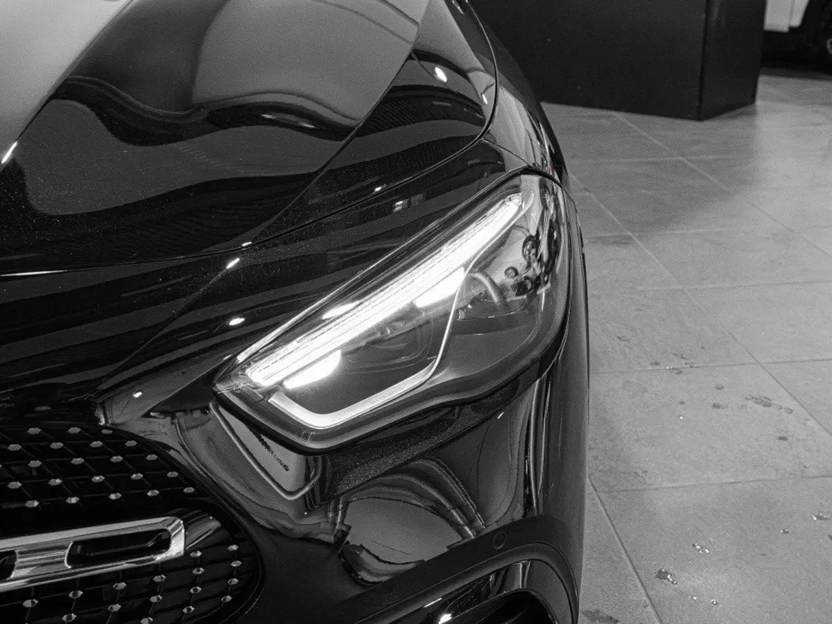 Mercedes-Benz GLA SUV nuova a Macerata (6)