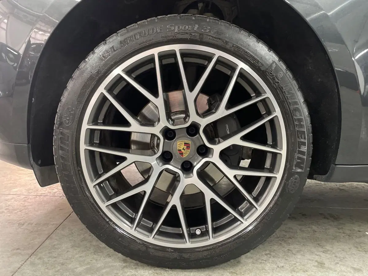 Porsche Macan usata a Macerata (8)