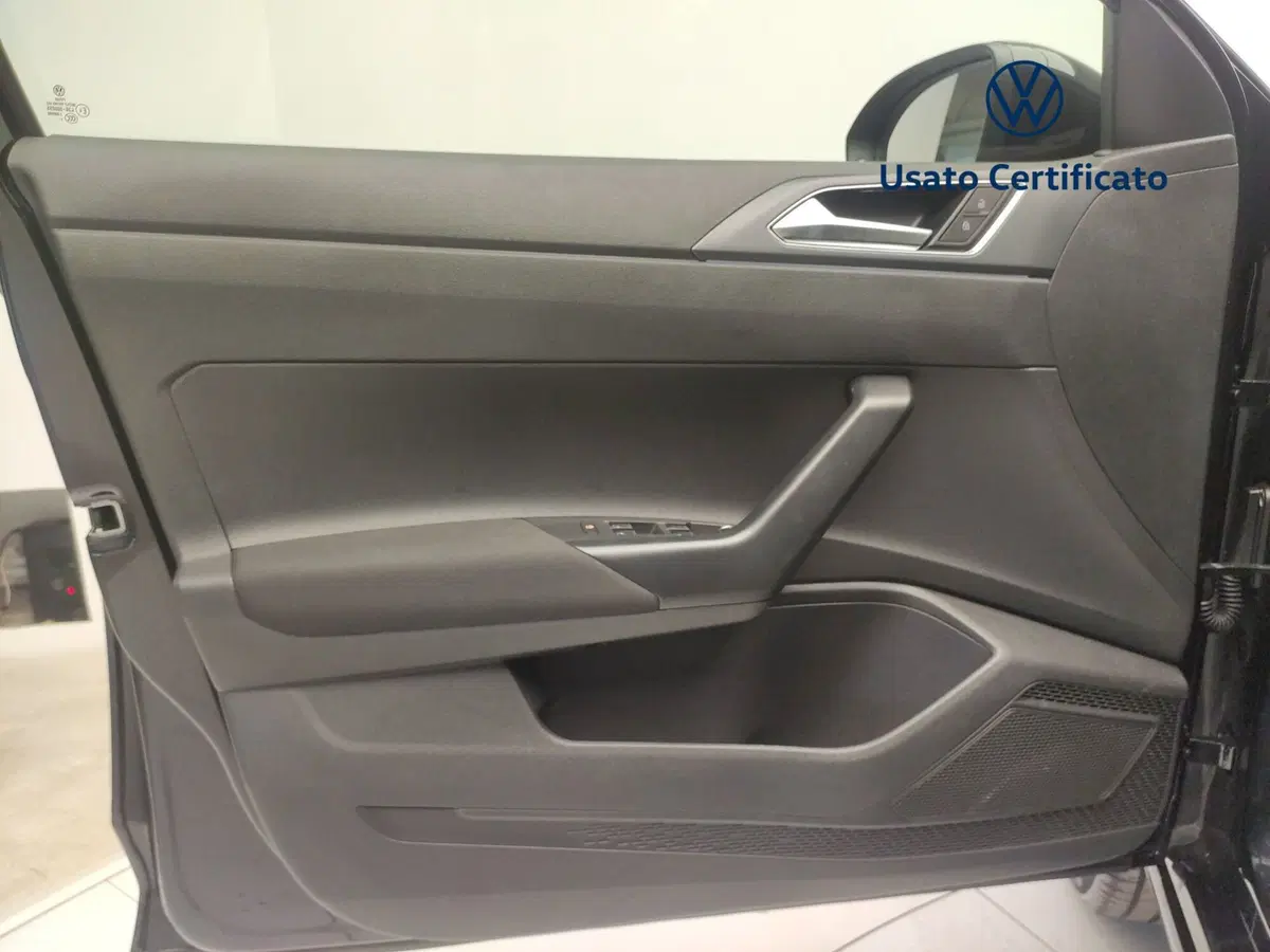 Volkswagen Taigo usata a Avellino (16)