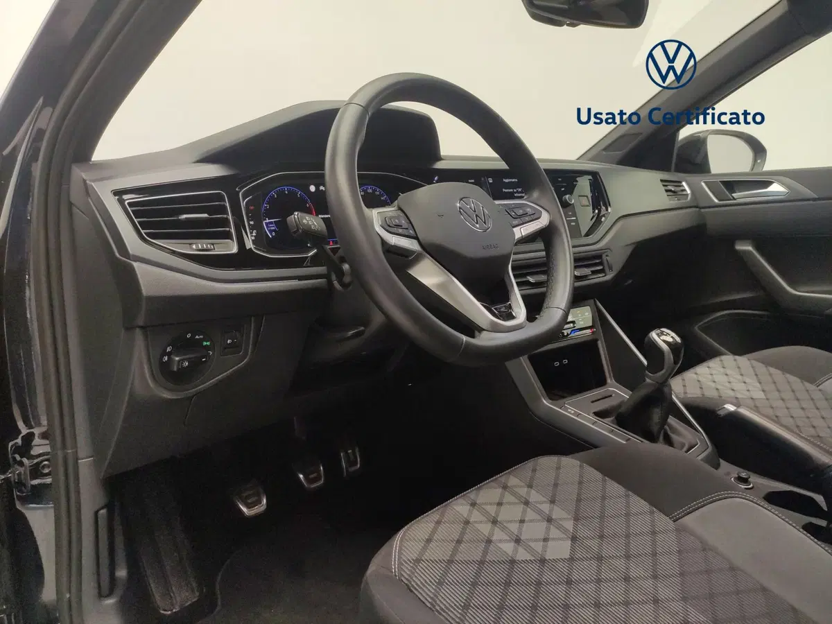 Volkswagen Taigo usata a Avellino (18)