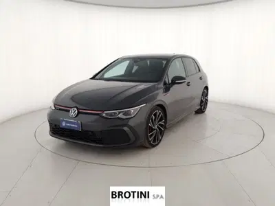 Volkswagen Golf 2.0 TSI GTI DSG del 2021 usata a Massa