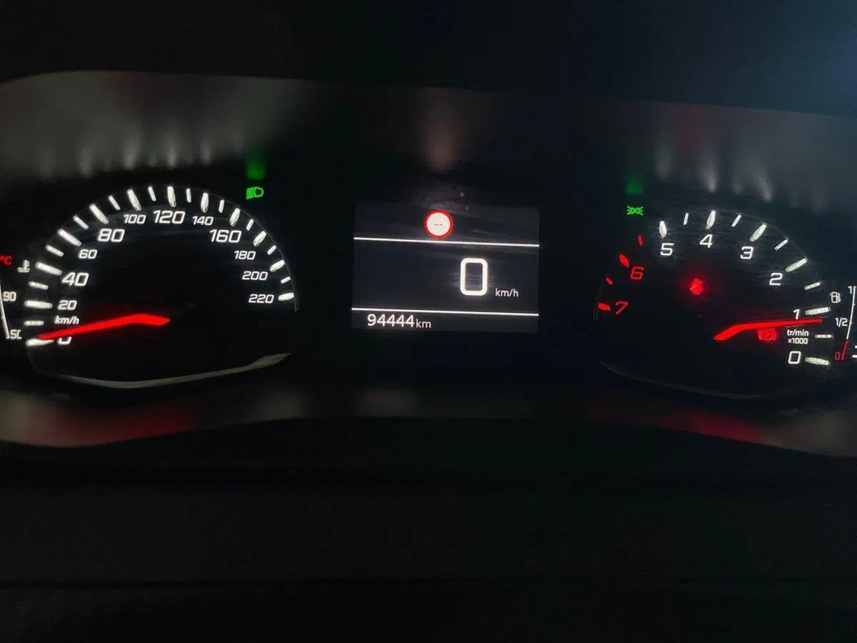 Peugeot 2008 usata a Salerno (12)