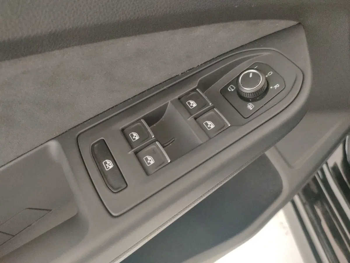 Volkswagen Golf usata a Napoli (12)