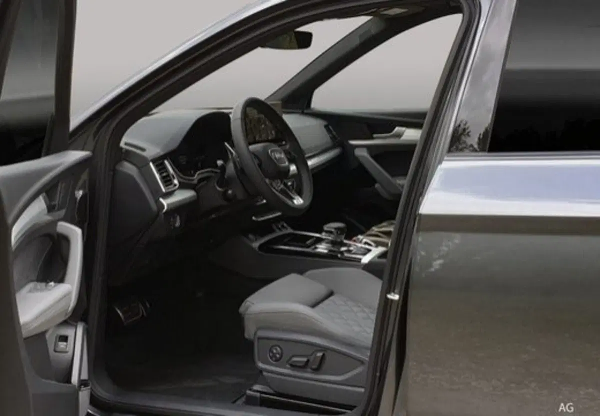 Audi Q5 Sportback nuova a Palermo (16)