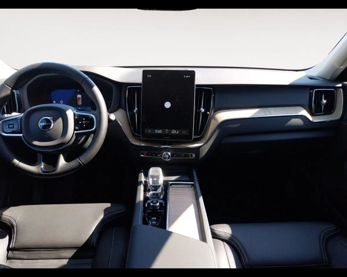 Volvo XC60 nuova a Bologna (10)