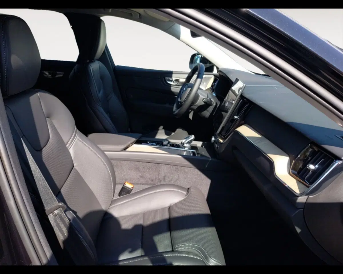 Volvo XC60 nuova a Bologna (15)