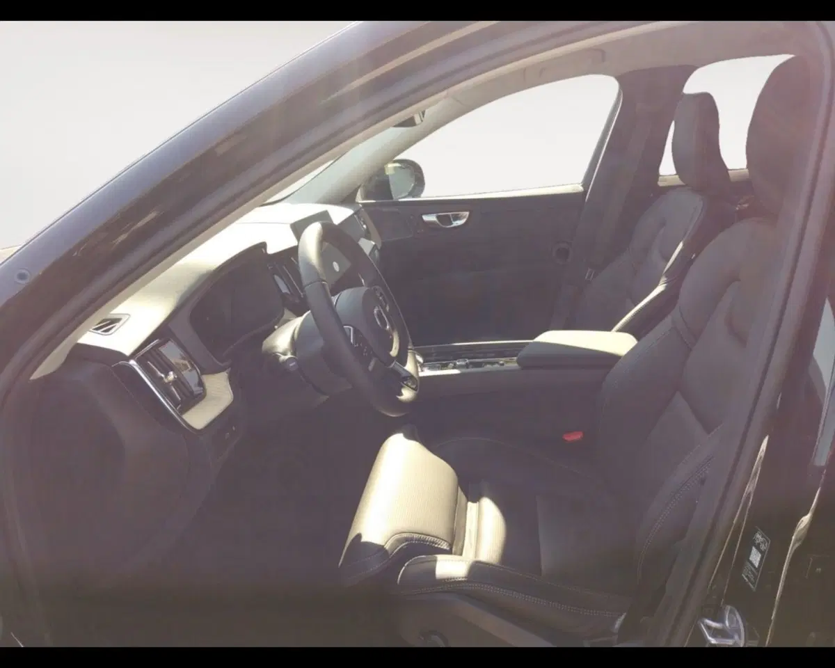 Volvo XC60 nuova a Bologna (9)