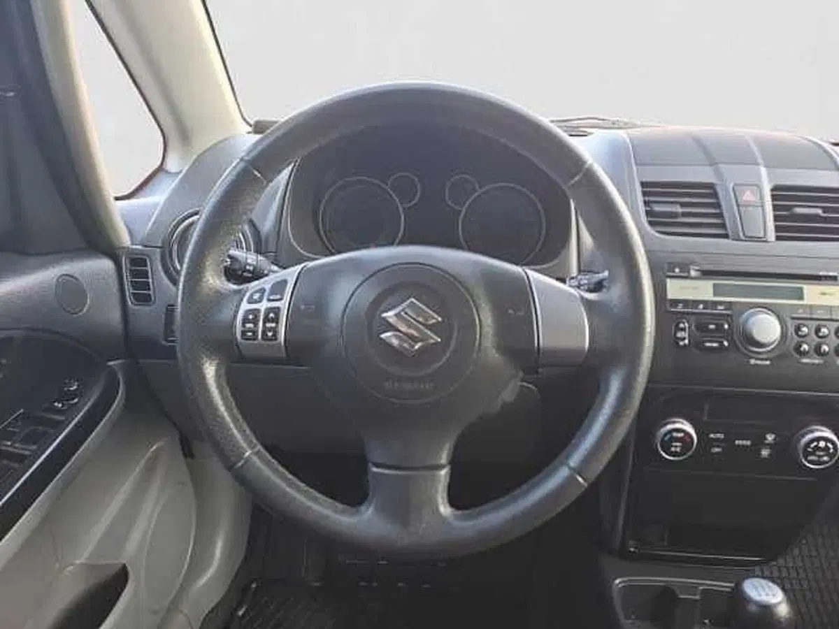 Suzuki SX4 usata a Venezia (12)