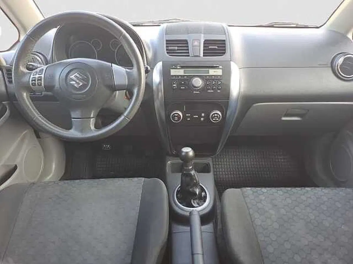 Suzuki SX4 usata a Venezia (9)