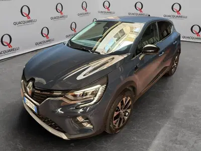 Renault Captur Full Hybrid E-Tech 145 CV Techno del 2023 usata a Milano